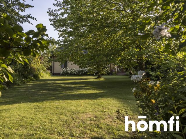 A LARGE HOUSE WITH A PICTURESQUE Plot IN A UNIQUE STYLE - Дім - Продаж - Radomski, Zakrzew / Wacyn