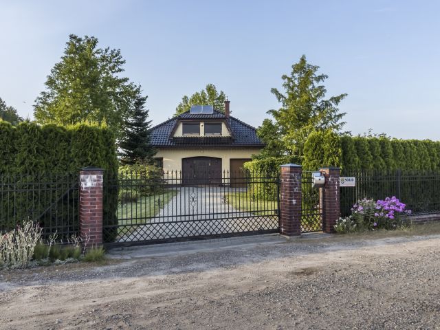 DOM Z MALOWNICZĄ DZIAŁKĄ W NIEPOWTARZALNYM STYLU - Dom - Sprzedaż - Radomski, Zakrzew / Wacyn