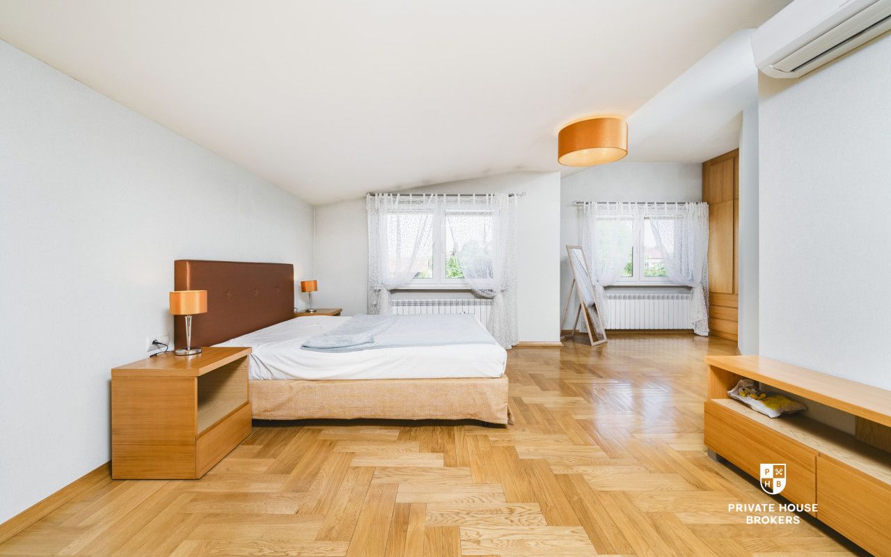 Przestronny, w pełni wykończony dom gotowy do zamieszkania lub pod siedzibę firmy w Węgrzcach - Dom - Sprzedaż - Krakowski, Zielonki / Węgrzce