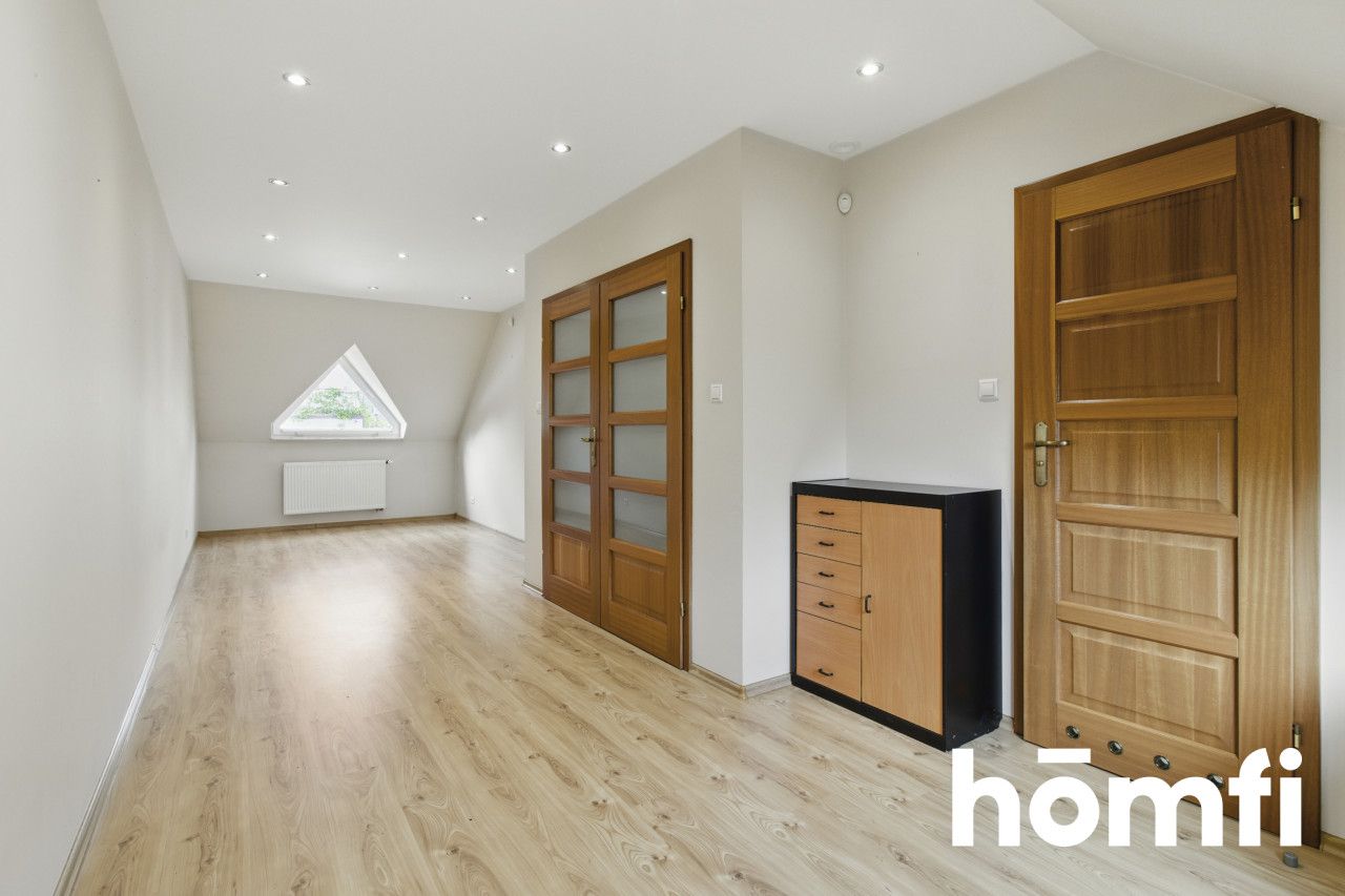 Comfortable home with a fireplace in a quiet location - Дім - Продаж - Kielce, Ostra Górka