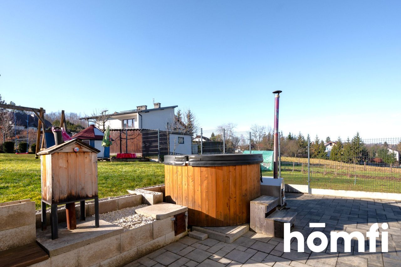 Ready-to-move-in family home with a well-kept garden - House - Sale - Myślenicki, Sułkowice / Krzywaczka