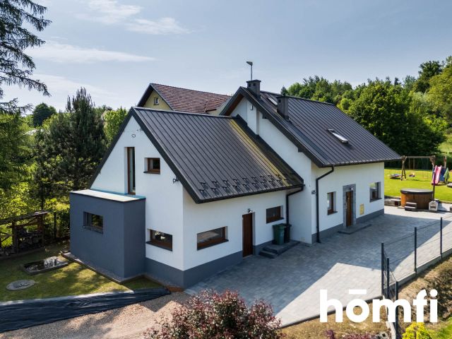 Ready-to-move-in family home with a well-kept garden - Дім - Продаж - Myślenicki, Sułkowice / Krzywaczka