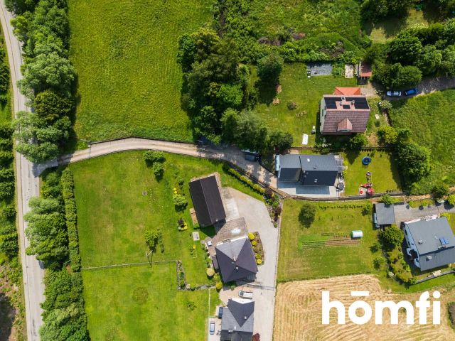 Ready-to-move-in family home with a well-kept garden - Дім - Продаж - Myślenicki, Sułkowice / Krzywaczka