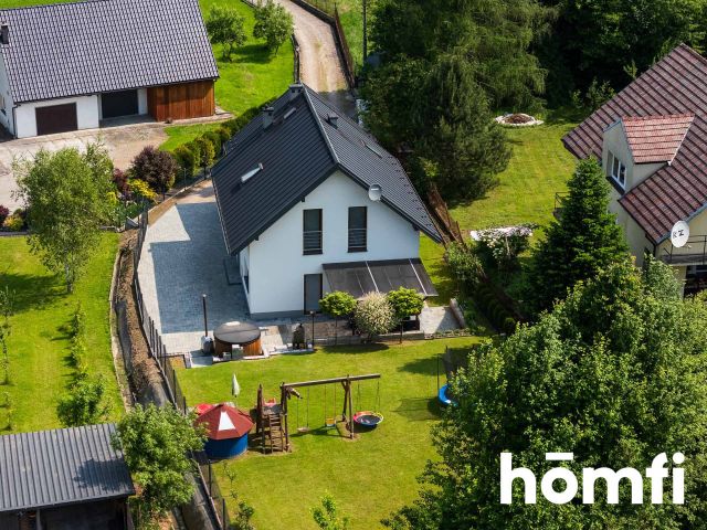 Ready-to-move-in family home with a well-kept garden - Дім - Продаж - Myślenicki, Sułkowice / Krzywaczka