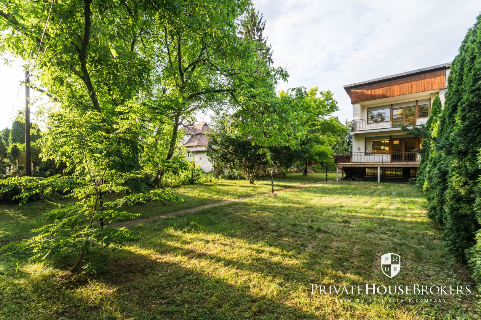Spacious property among the greenery of Wola Justowska Królowej Jadwigi Street - House - Sale - Kraków, Krowodrza / Wola Justowska
