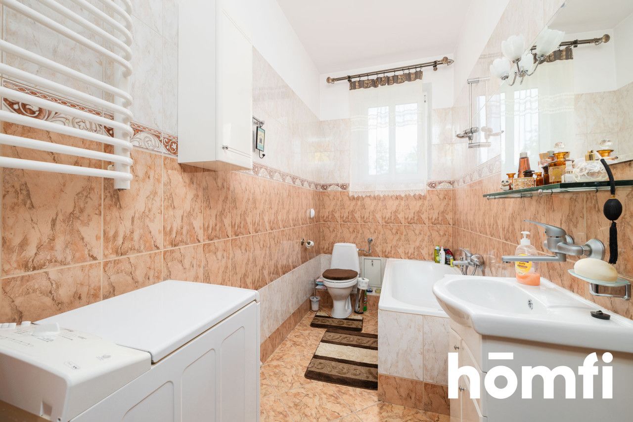 Over 90 square meters apartment with two bathrooms, a storage room and a utility room in the center of Krynica - Квартира - Продаж - Nowosądecki, Krynica-Zdrój