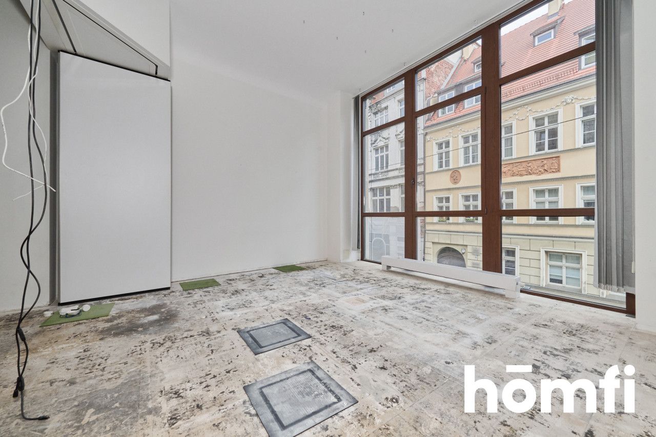 Na wynajem lokal 185 m2 z witrynami Rynek 2 piętro - Lokal użytkowy - Wynajem - Wrocław, Stare Miasto / Rynek