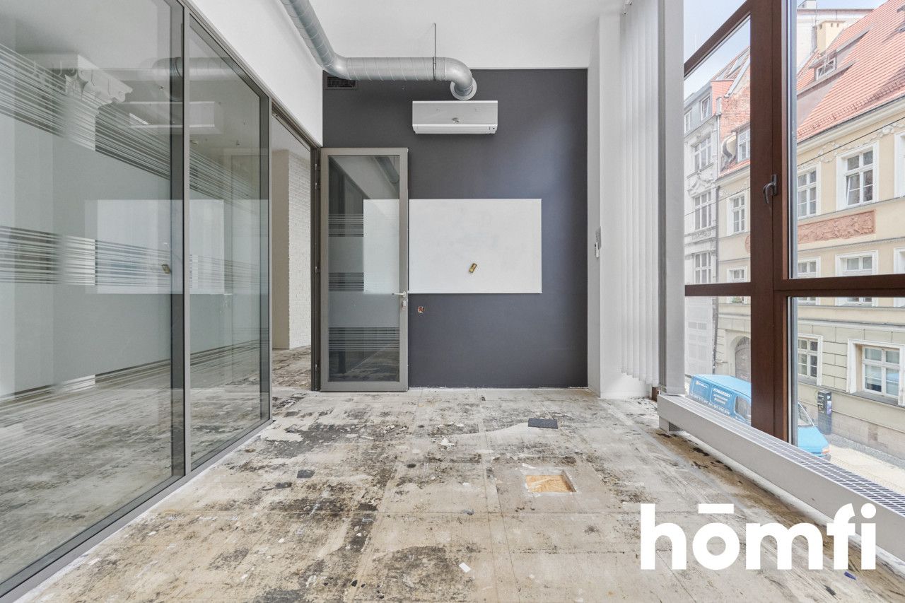 Na wynajem lokal 185 m2 z witrynami Rynek 2 piętro - Lokal użytkowy - Wynajem - Wrocław, Stare Miasto / Rynek