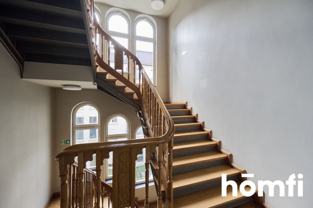 Na wynajem lokal 185 m2 z witrynami Rynek 2 piętro - Lokal użytkowy - Wynajem - Wrocław, Stare Miasto / Rynek