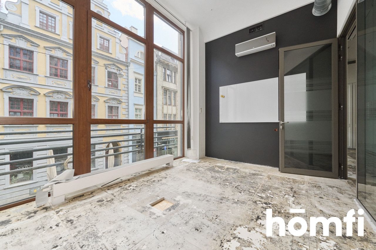 Na wynajem lokal 185 m2 z witrynami Rynek 2 piętro - Lokal użytkowy - Wynajem - Wrocław, Stare Miasto / Rynek