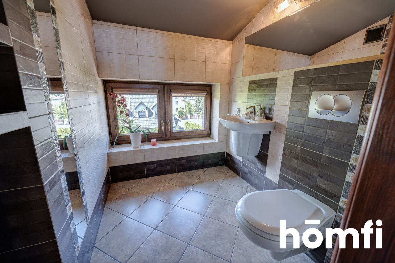 Spacious house in a quiet neighborhood in Halinow - House - Sale - Radom, Halinów