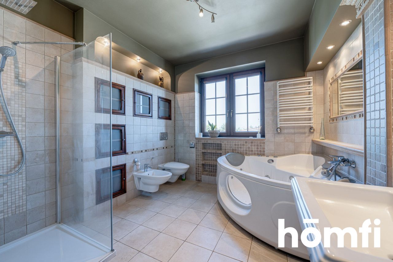 Spacious house in a quiet neighborhood in Halinow - House - Sale - Radom, Halinów