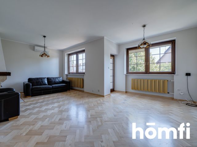 Spacious house in a quiet neighborhood in Halinow - House - Sale - Radom, Halinów