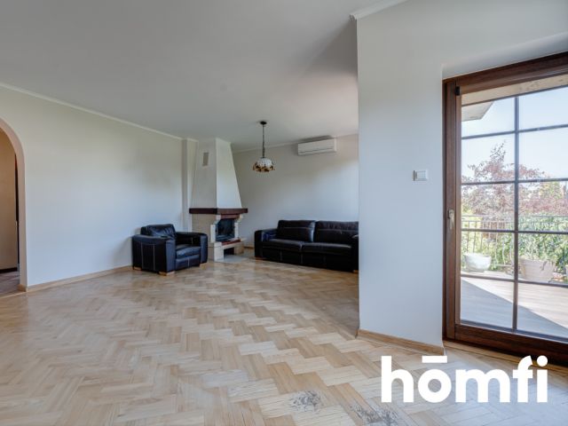 Spacious house in a quiet neighborhood in Halinow - House - Sale - Radom, Halinów