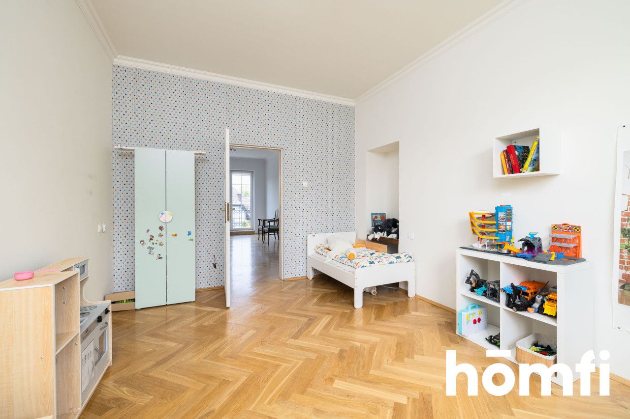 Restored manor house in the center of Olkusz with a total area of ​​313 m2, located 40 km from Krakow and 50 km from Katowice - House - Sale - Olkuski, Olkusz