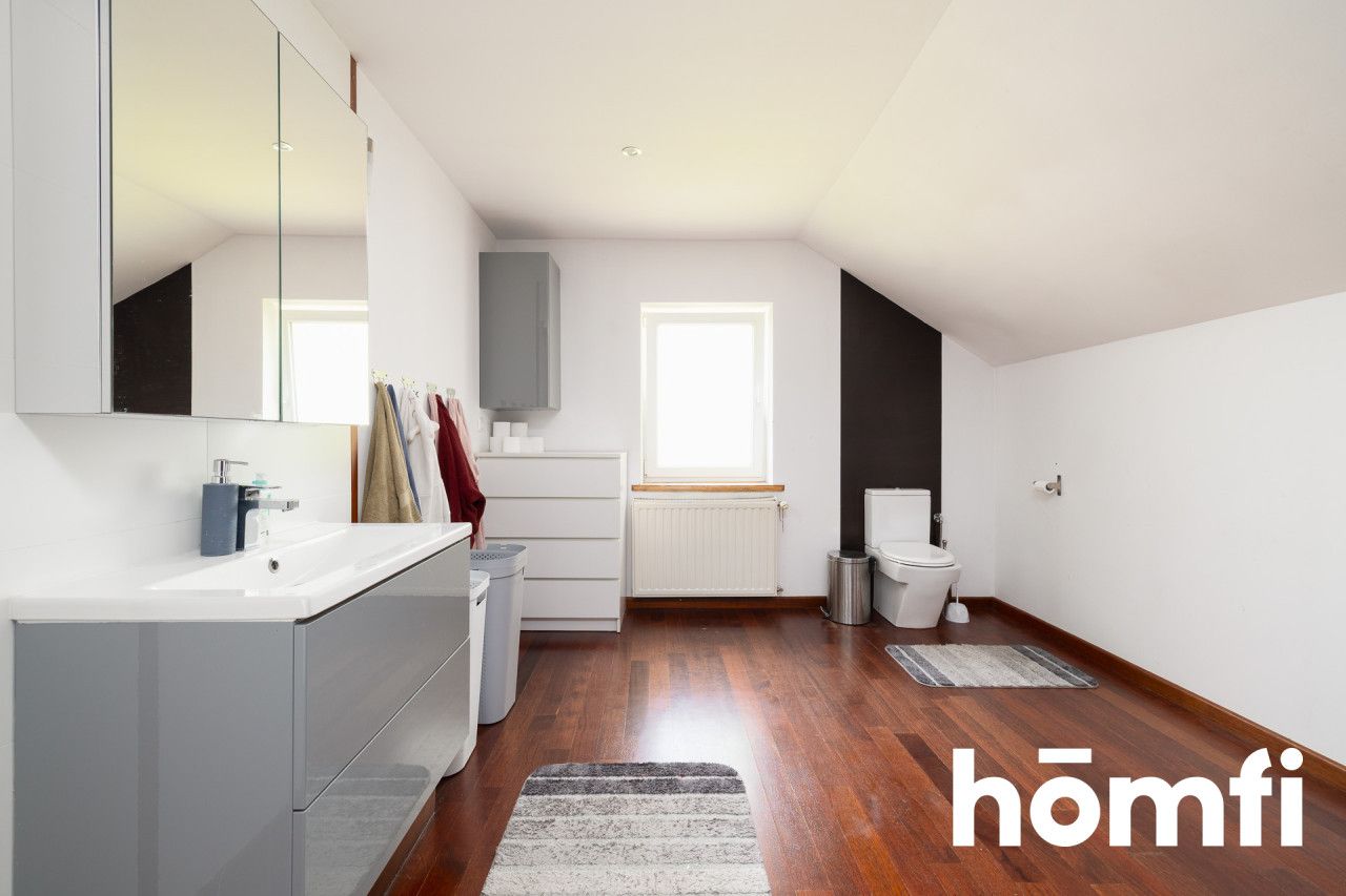 Restored manor house in the center of Olkusz with a total area of ​​313 m2, located 40 km from Krakow and 50 km from Katowice - House - Sale - Olkuski, Olkusz