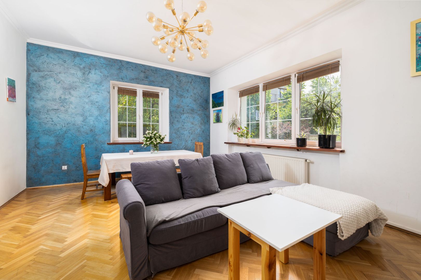 Restored manor house in the center of Olkusz with a total area of ​​313 m2, located 40 km from Krakow and 50 km from Katowice - Дім - Продаж - Olkuski, Olkusz