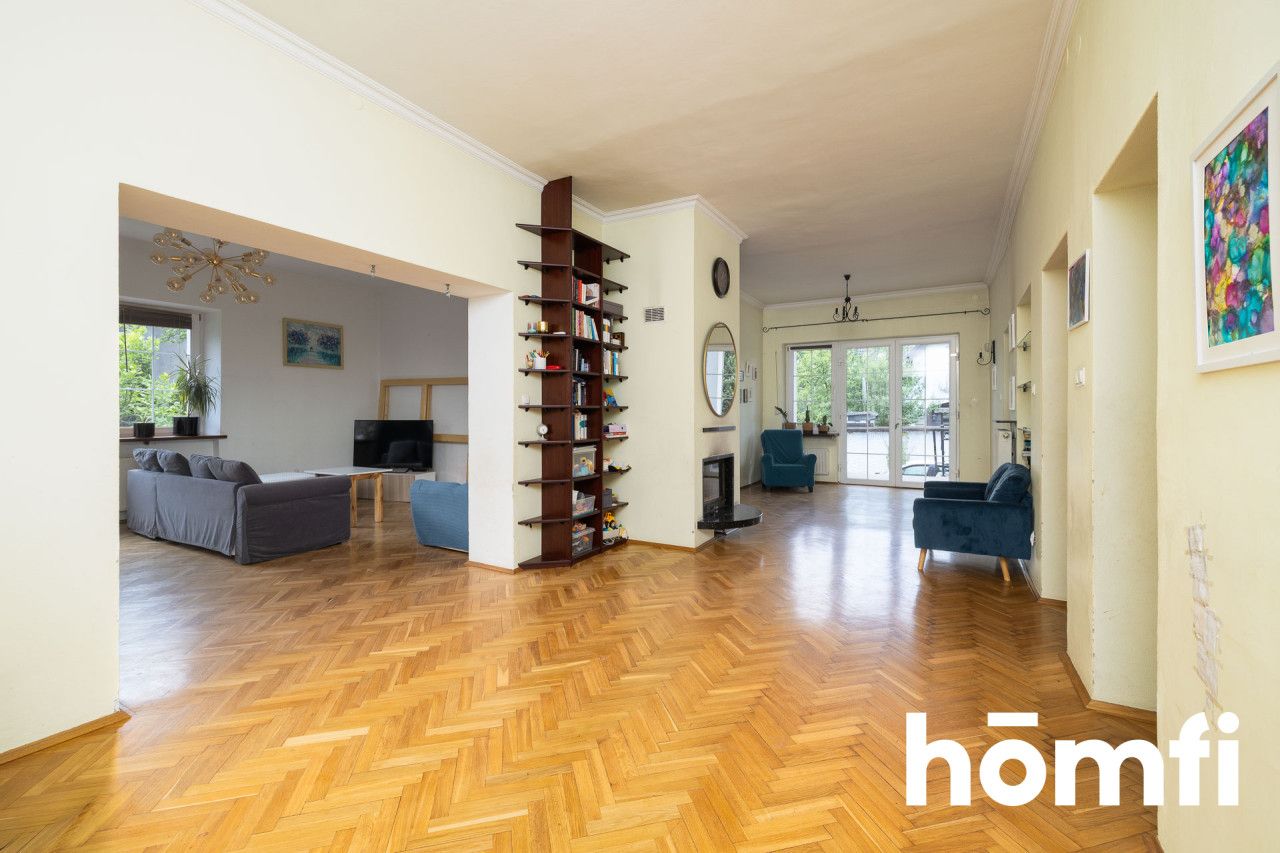 Restored manor house in the center of Olkusz with a total area of ​​313 m2, located 40 km from Krakow and 50 km from Katowice - Дім - Продаж - Olkuski, Olkusz