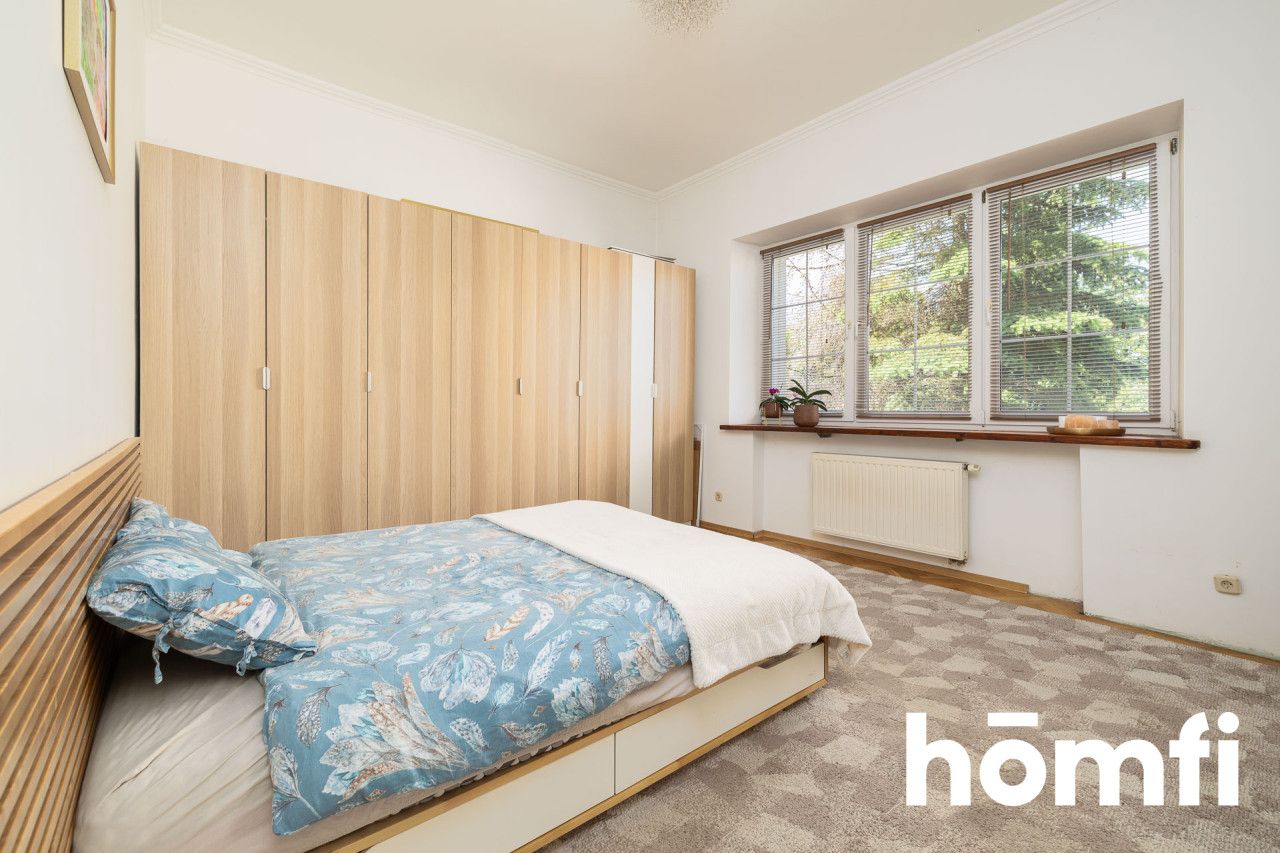 Restored manor house in the center of Olkusz with a total area of ​​313 m2, located 40 km from Krakow and 50 km from Katowice - Дім - Продаж - Olkuski, Olkusz