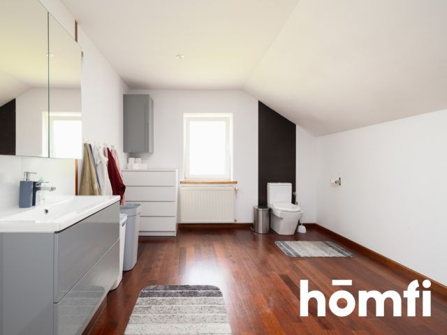 Odrestaurowany dworek w centrum Olkusza o powierzchni całkowitej 313 m2, położony 40km od Krakowa i 50km od Katowic - Dom - Sprzedaż - Olkuski, Olkusz