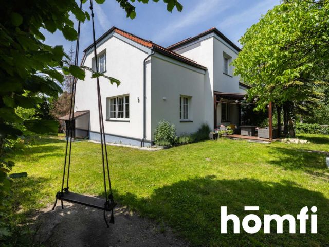 Odrestaurowany dworek w centrum Olkusza o powierzchni całkowitej 313 m2, położony 40km od Krakowa i 50km od Katowic - Dom - Sprzedaż - Olkuski, Olkusz