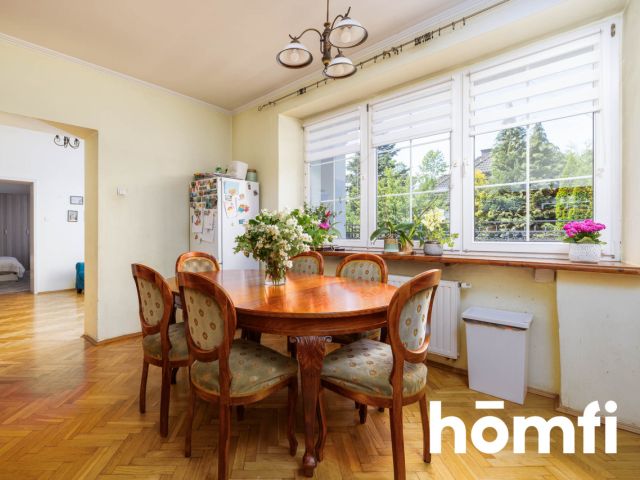 Odrestaurowany dworek w centrum Olkusza o powierzchni całkowitej 313 m2, położony 40km od Krakowa i 50km od Katowic - Dom - Sprzedaż - Olkuski, Olkusz