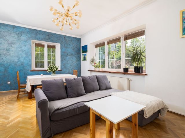 Odrestaurowany dworek w centrum Olkusza o powierzchni całkowitej 313 m2, położony 40km od Krakowa i 50km od Katowic - Dom - Sprzedaż - Olkuski, Olkusz