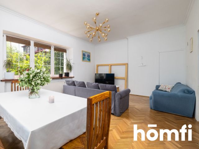 Restored manor house in the center of Olkusz with a total area of ​​313 m2, located 40 km from Krakow and 50 km from Katowice - Дім - Продаж - Olkuski, Olkusz