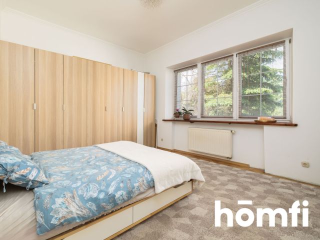 Odrestaurowany dworek w centrum Olkusza o powierzchni całkowitej 313 m2, położony 40km od Krakowa i 50km od Katowic - Dom - Sprzedaż - Olkuski, Olkusz