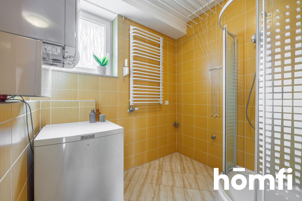 Zadbany dom wolnostojący z roletami i garażem - Dom - Sprzedaż - Rzeszów, Pogwizdów Nowy