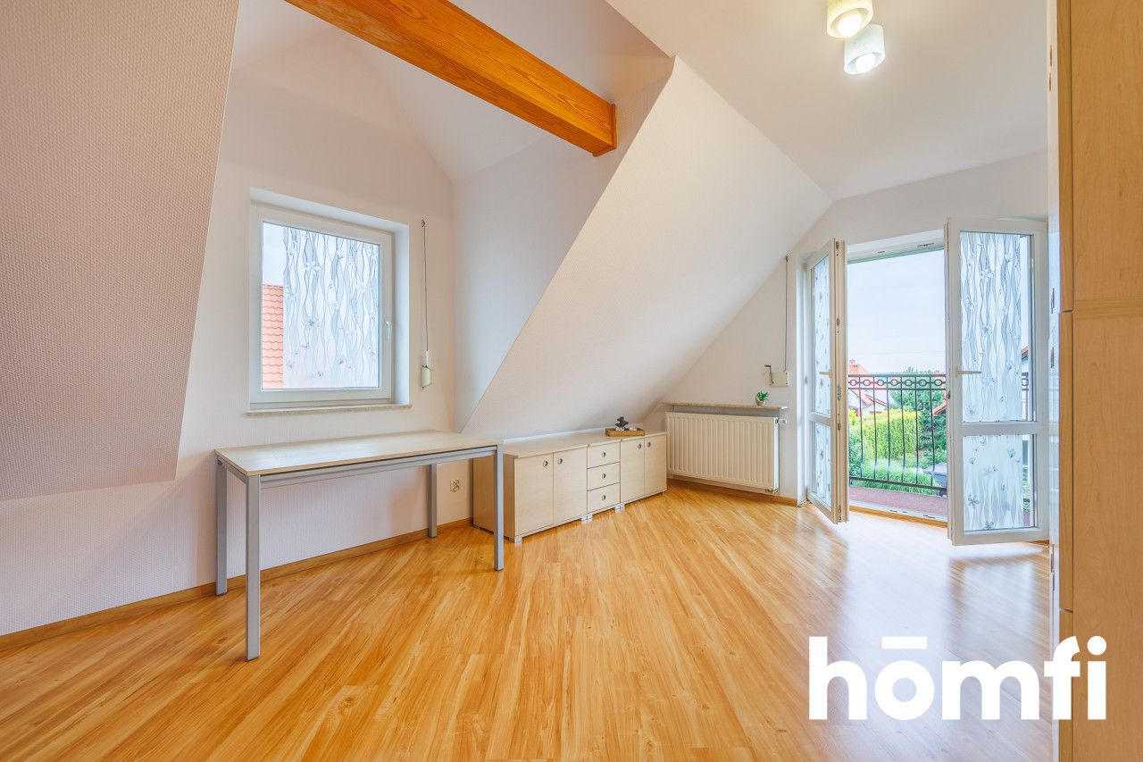 Zadbany dom wolnostojący z roletami i garażem - Dom - Sprzedaż - Rzeszów, Pogwizdów Nowy