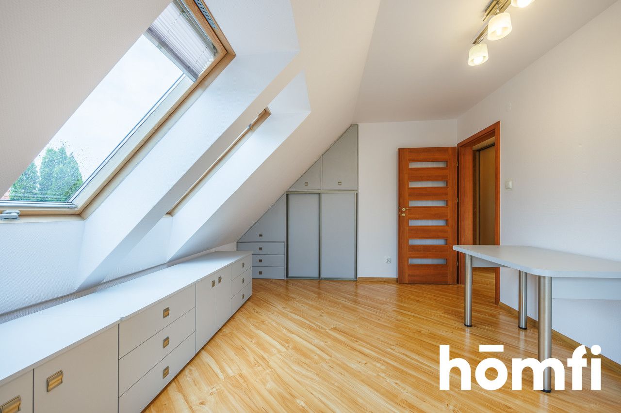 Zadbany dom wolnostojący z roletami i garażem - Dom - Sprzedaż - Rzeszów, Pogwizdów Nowy