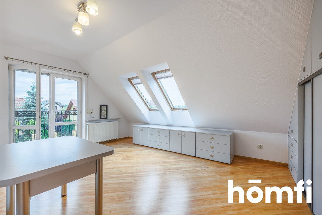 Zadbany dom wolnostojący z roletami i garażem - Dom - Sprzedaż - Rzeszów, Pogwizdów Nowy