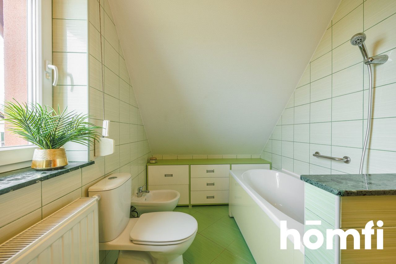 Zadbany dom wolnostojący z roletami i garażem - Dom - Sprzedaż - Rzeszów, Pogwizdów Nowy