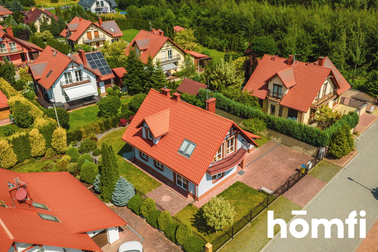 Zadbany dom wolnostojący z roletami i garażem - Dom - Sprzedaż - Rzeszów, Pogwizdów Nowy