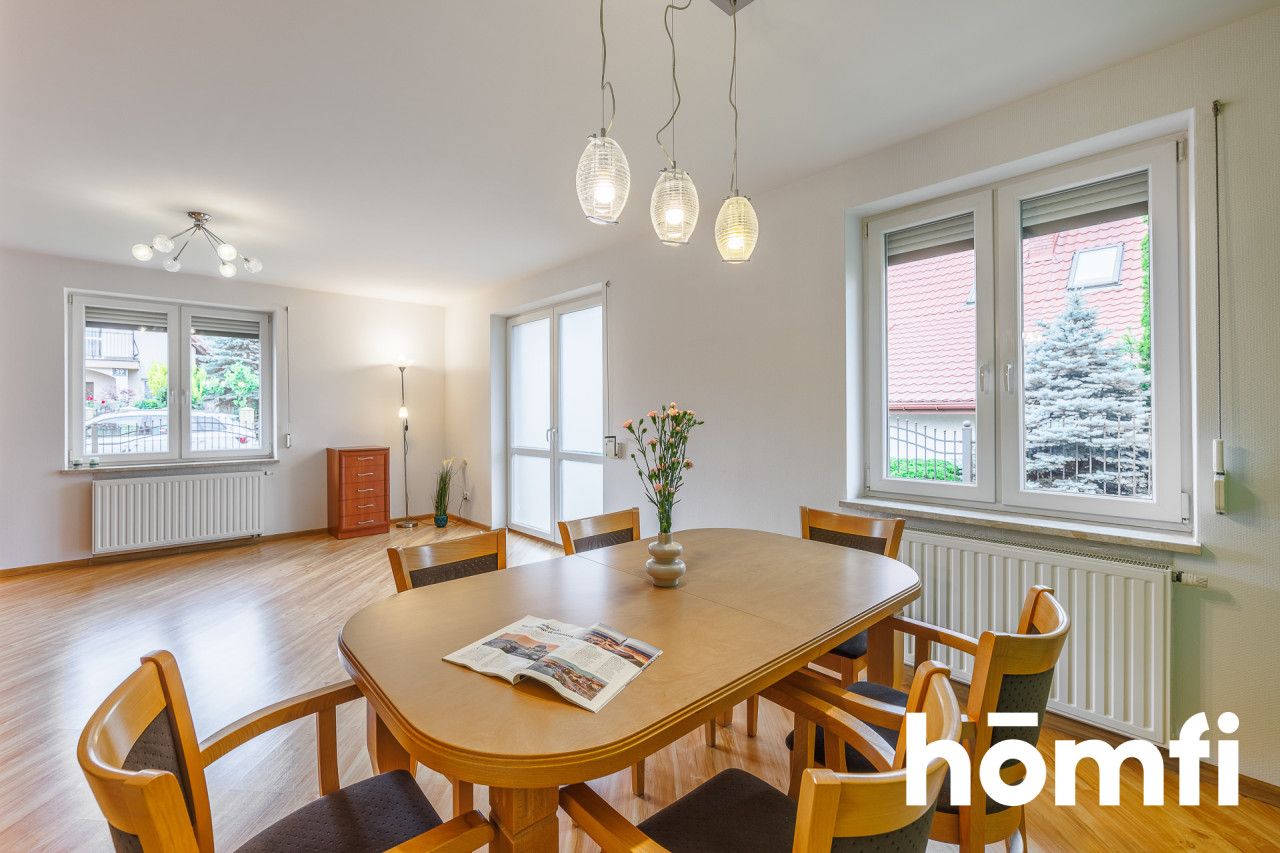 Zadbany dom wolnostojący z roletami i garażem - Dom - Sprzedaż - Rzeszów, Pogwizdów Nowy