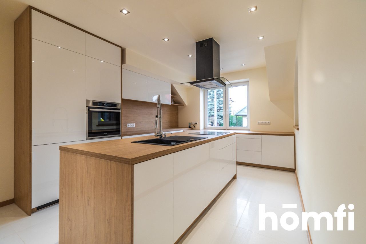 Semi-detached house in the center, 155 m2 of usable area, perfect condition. - Дім - Оренда - Radom, Os. XV-lecia