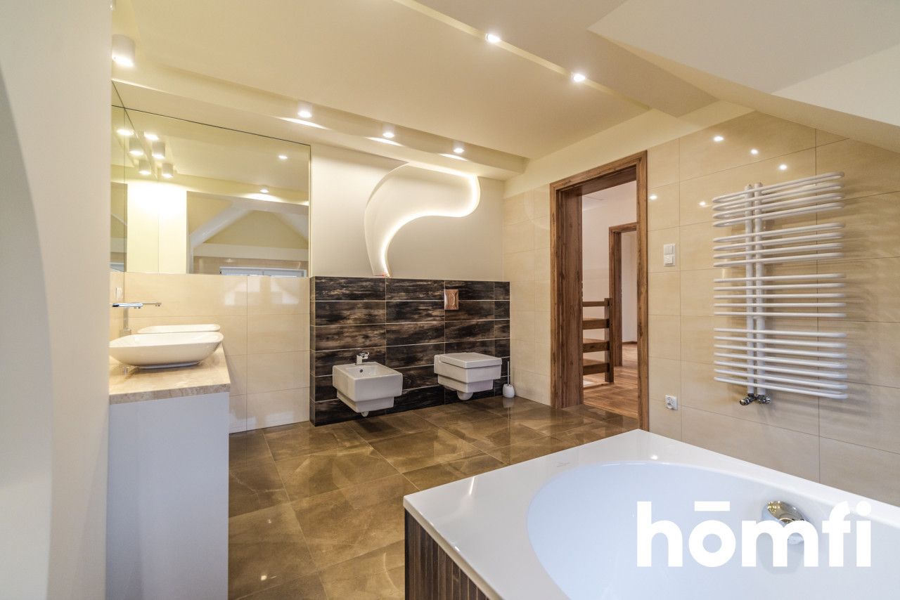 Semi-detached house in the center, 155 m2 of usable area, perfect condition. - Дім - Оренда - Radom, Os. XV-lecia