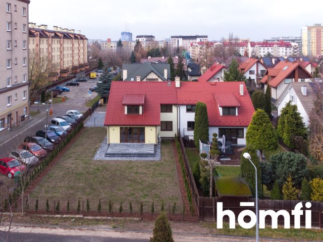 Semi-detached house in the center, 155 m2 of usable area, perfect condition. - Дім - Оренда - Radom, Os. XV-lecia