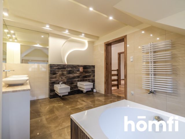 Semi-detached house in the center, 155 m2 of usable area, perfect condition. - Дім - Оренда - Radom, Os. XV-lecia