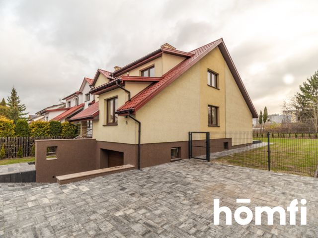 Semi-detached house in the center, 155 m2 of usable area, perfect condition. - Дім - Оренда - Radom, Os. XV-lecia