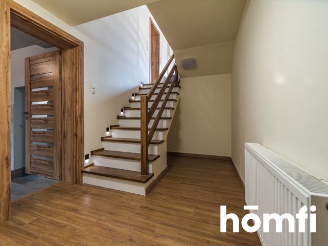 Semi-detached house in the center, 155 m2 of usable area, perfect condition. - Дім - Оренда - Radom, Os. XV-lecia