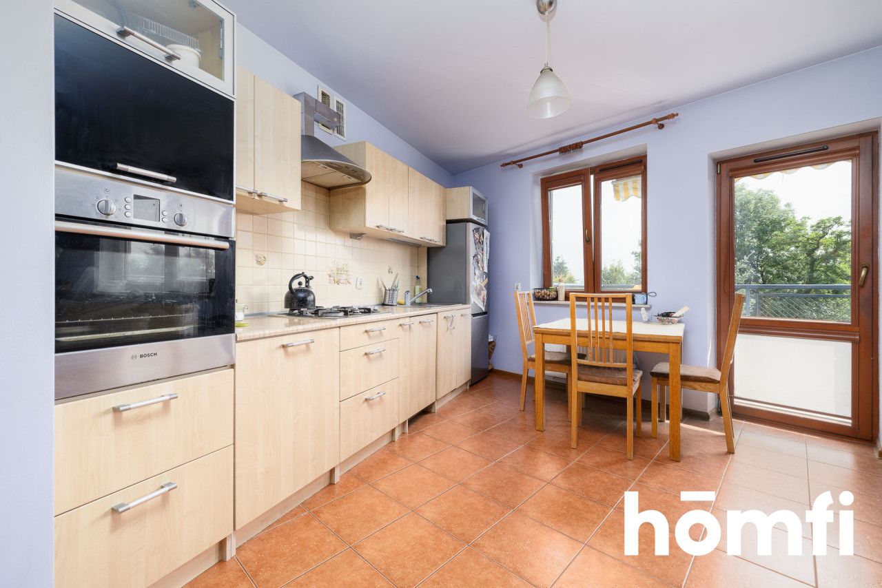 A two-room apartment with a large balcony and a storage room located in Krakow on Na Zielonki Street - Квартира - Продаж - Kraków, Krowodrza / Prądnik Biały