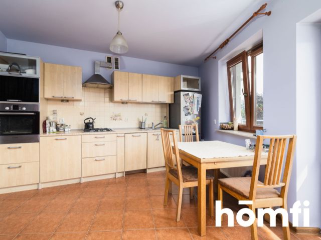 A two-room apartment with a large balcony and a storage room located in Krakow on Na Zielonki Street - Квартира - Продаж - Kraków, Krowodrza / Prądnik Biały