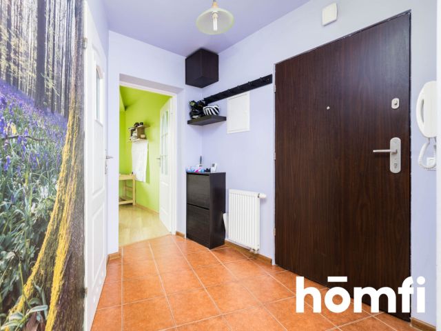 A two-room apartment with a large balcony and a storage room located in Krakow on Na Zielonki Street - Квартира - Продаж - Kraków, Krowodrza / Prądnik Biały