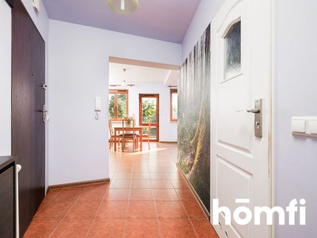 A two-room apartment with a large balcony and a storage room located in Krakow on Na Zielonki Street - Квартира - Продаж - Kraków, Krowodrza / Prądnik Biały