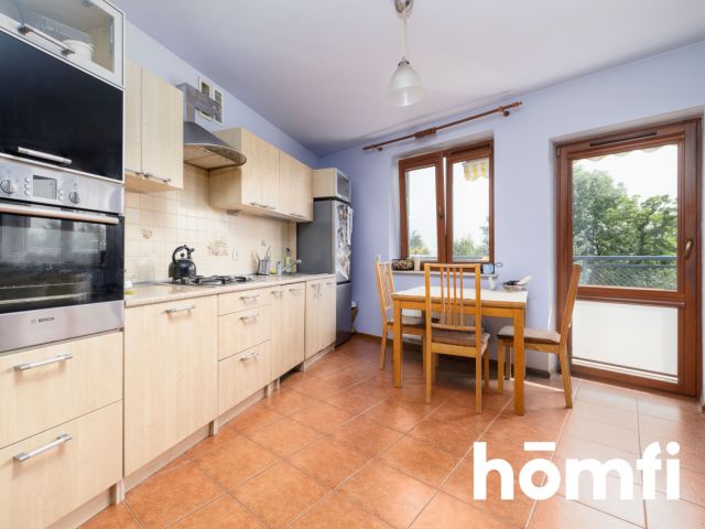 A two-room apartment with a large balcony and a storage room located in Krakow on Na Zielonki Street - Квартира - Продаж - Kraków, Krowodrza / Prądnik Biały