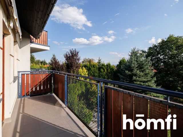 A two-room apartment with a large balcony and a storage room located in Krakow on Na Zielonki Street - Квартира - Продаж - Kraków, Krowodrza / Prądnik Biały