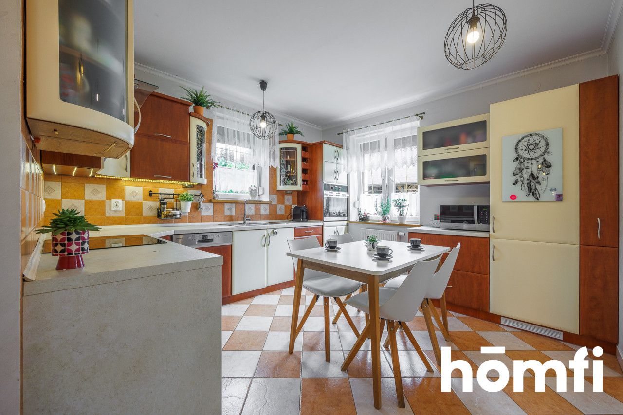 Komfortowy dom wolnostojący o pow. 118,6 m² ( 191,26m² pow. całkowita ) na 9,24 arowej działce - Sanok - Dom - Sprzedaż - Sanocki, Sanok