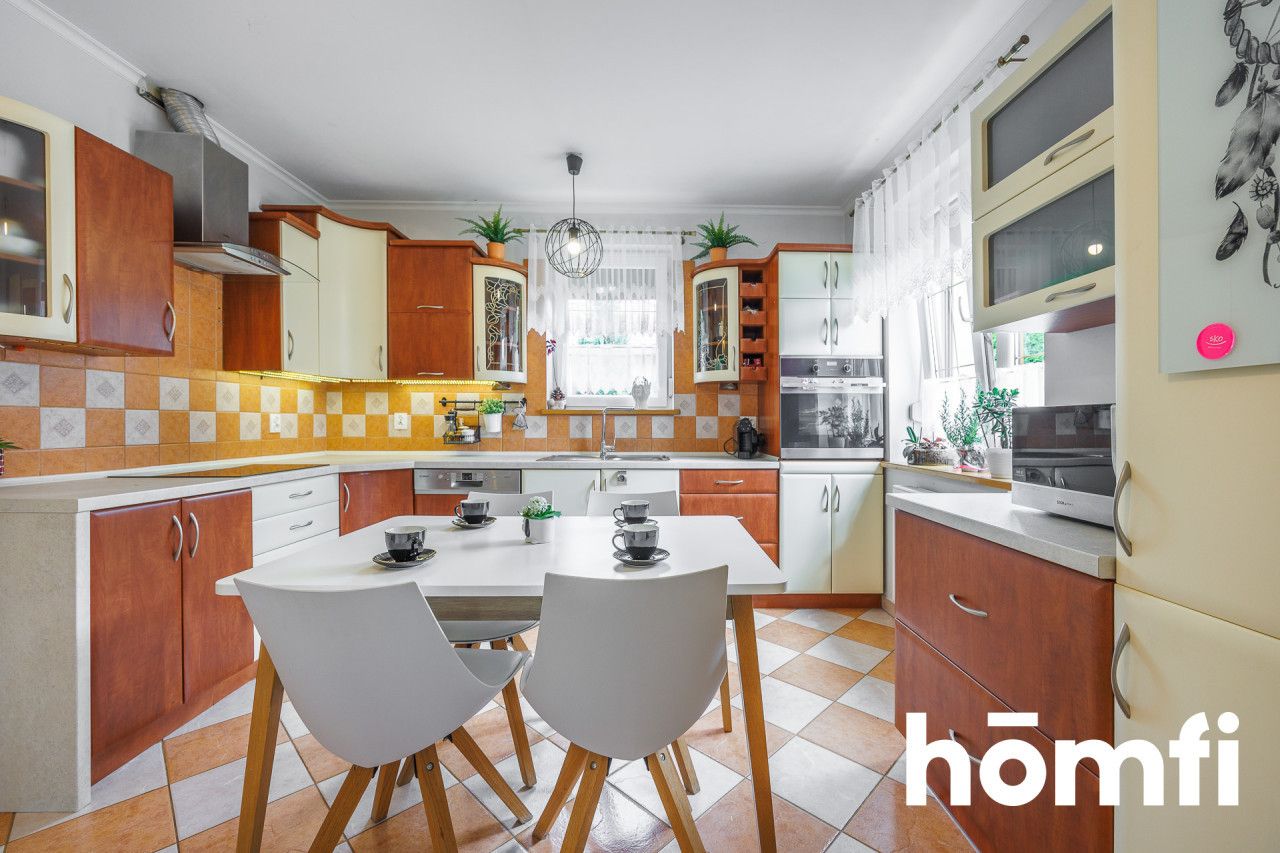 Comfortable detached house with an area of 118.6 m² (191.26m² total area) on a 9.24 ares plot - Sanok - House - Sale - Sanocki, Sanok